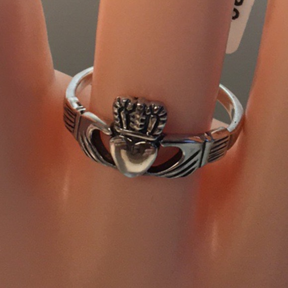 Sterling Silver Irish Claddagh Ring - Picture 4 of 8